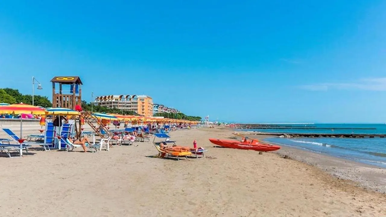 Gorgeous Studio With Shared Pool And Terrace Porto Santa Margherita di Caorle Apartment