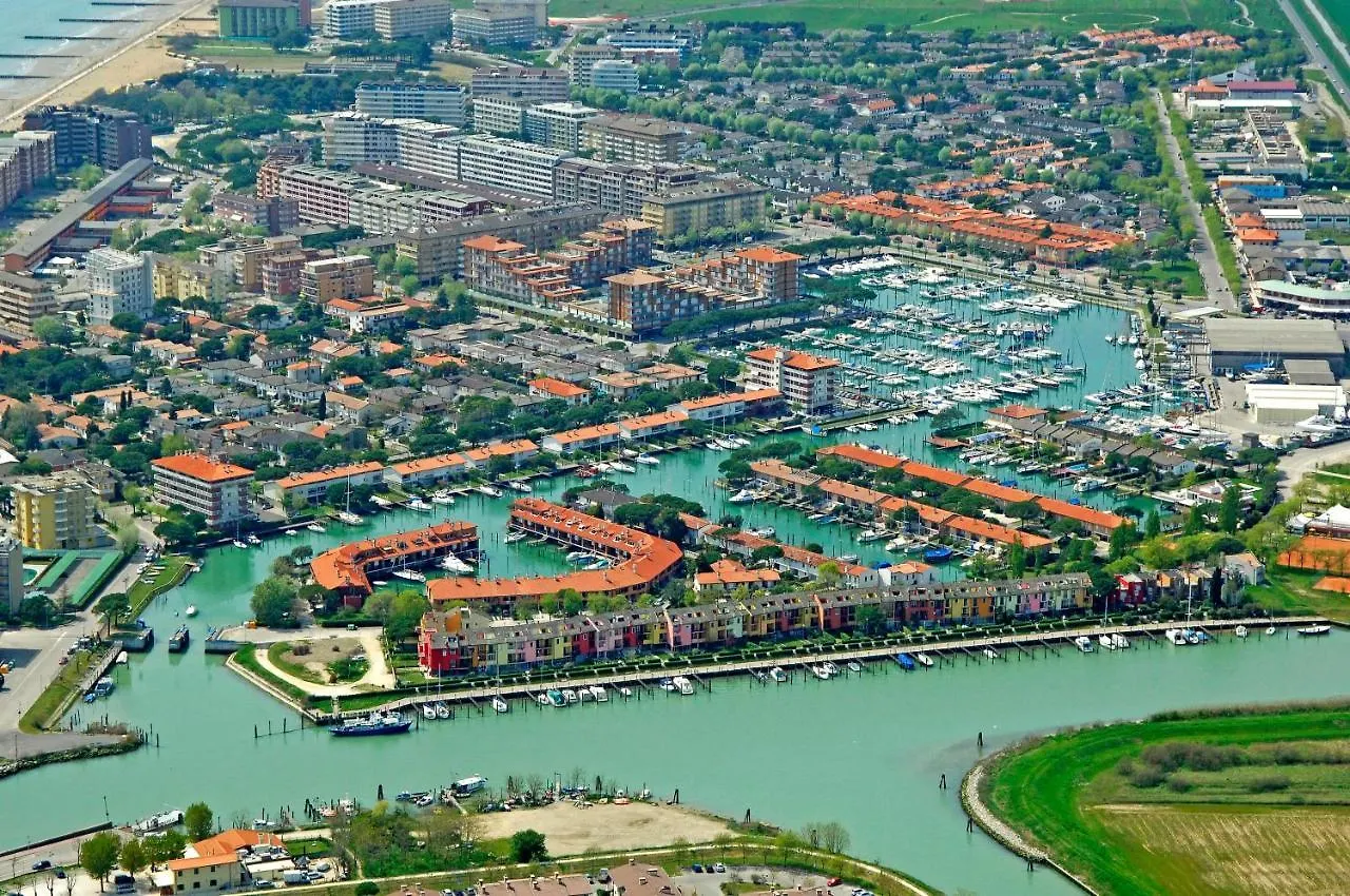 Gorgeous Studio With Shared Pool And Terrace Porto Santa Margherita di Caorle Apartment