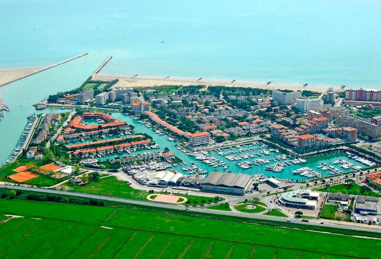 Gorgeous Studio With Shared Pool And Terrace Porto Santa Margherita di Caorle Italy